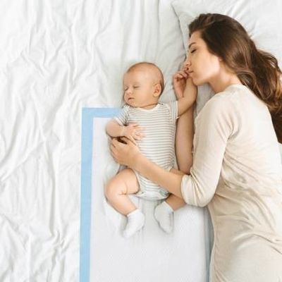 좋은 가격 아기와 성인 병원 메디컬 버릴 수 있는 언더패드 흡수제 65*51CM 7 층 온라인으로